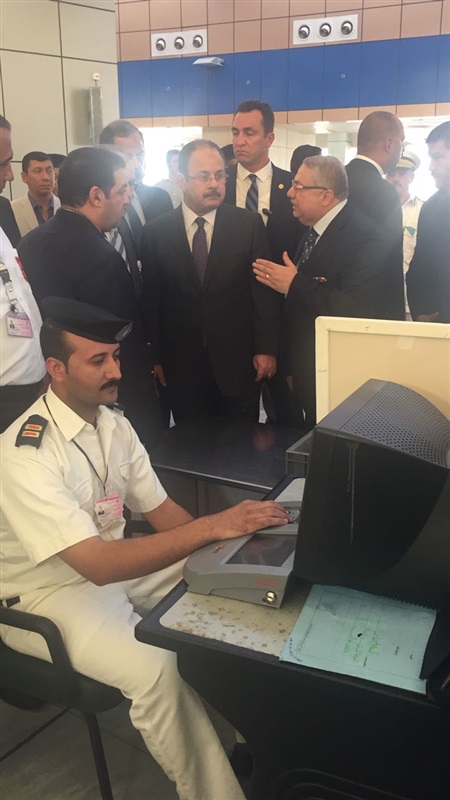بالصور.. ننشر تفاصيل جولة وزير الداخلية بشرم الشيخ بالصور.. ننشر تفاصيل جولة وزير الداخلية بشرم الشيخ