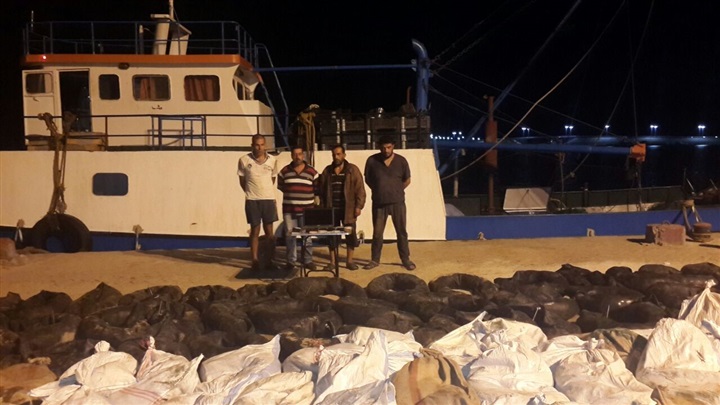 القوات البحرية تحبط محاولة لتهريب طن و600 كجم من مخدر الحشيش