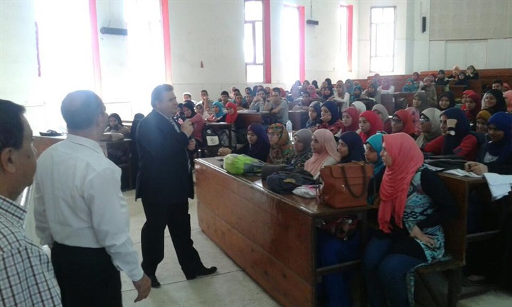 رئيس جامعة بنها يتفقد كلية العلوم ووحدة المنظفات الجديده