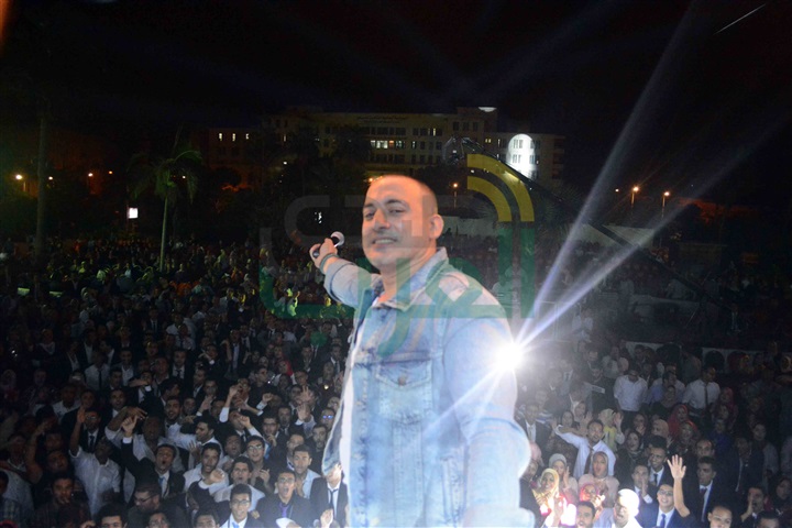بالصور.. دياب يشعل حفل خريجي هندسة الإسكندرية بالصور.. دياب يشعل حفل خريجي هندسة الإسكندرية