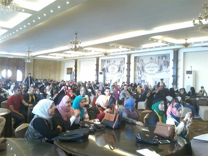 بالصور...حفل تخرج دفعة جديدة لجامعة بنها