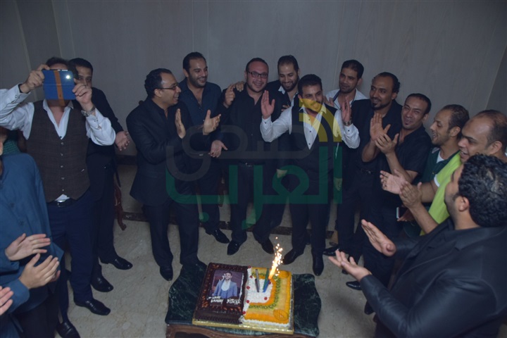 جمهور "محمد رشاد" يفاجئه في عيد ميلاده بالأسكندرية