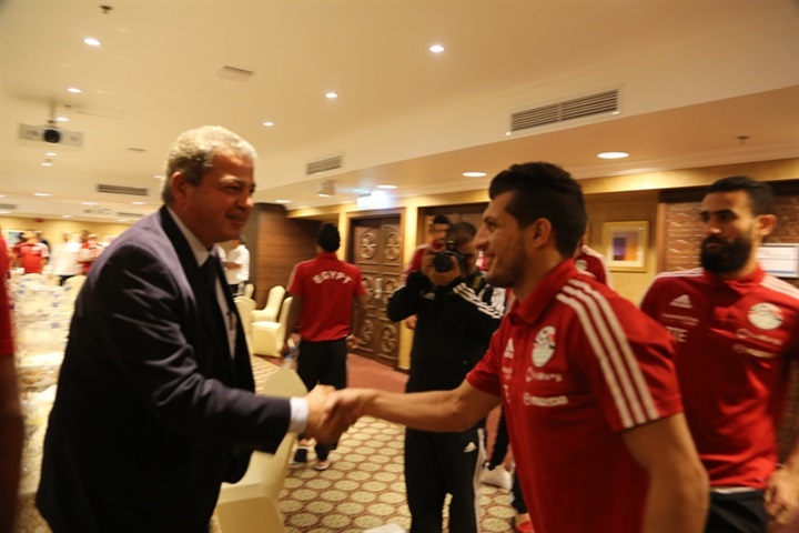 بالصور.. اقرأ رسالة وزير الشباب والرياضة للمنتخب أثناء زيارته لهم بالصور.. اقرأ رسالة وزير الشباب والرياضة للمنتخب أثناء زيارته لهم