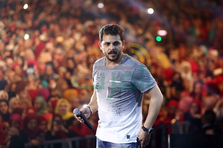 بالصور.. نيكول سابا ومحمد رشاد يشعلان حفل جامعة الدلتا