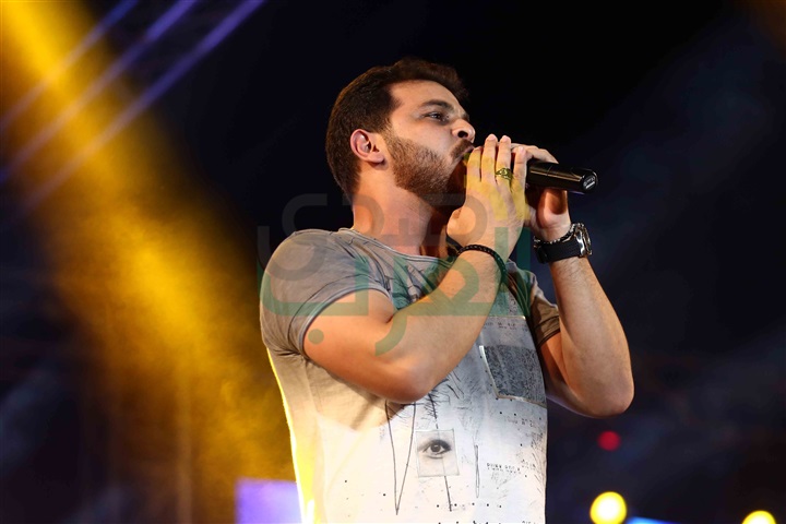 بالصور.. نيكول سابا ومحمد رشاد يشعلان حفل جامعة الدلتا