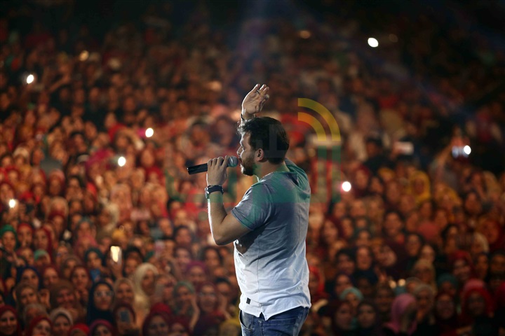 بالصور.. نيكول سابا ومحمد رشاد يشعلان حفل جامعة الدلتا