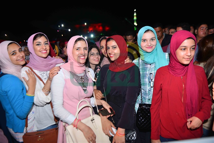بالصور.. نيكول سابا ومحمد رشاد يشعلان حفل جامعة الدلتا