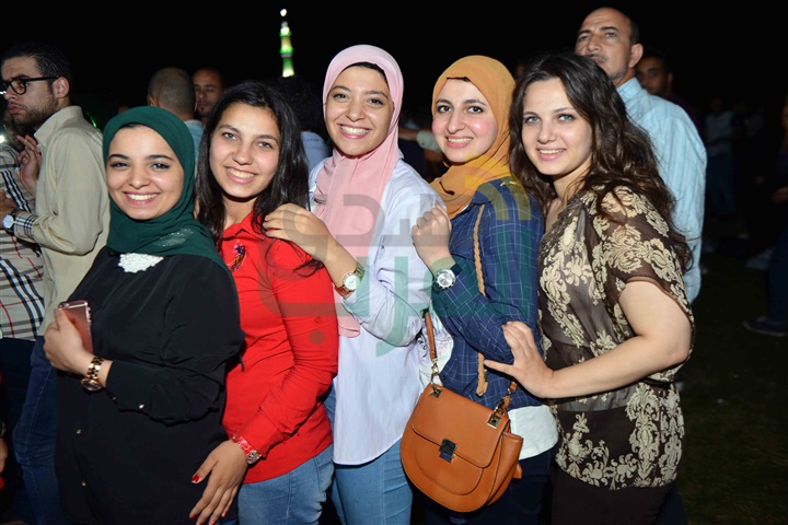 بالصور.. نيكول سابا ومحمد رشاد يشعلان حفل جامعة الدلتا