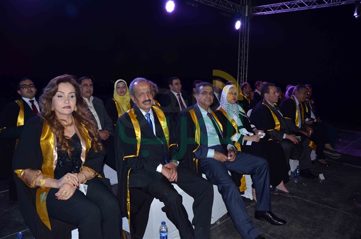 بالصور.. حفل تخريج طلاب جامعة النهضة بسفح الأهرامات بالصور.. حفل تخريج طلاب جامعة النهضة بسفح الأهرامات