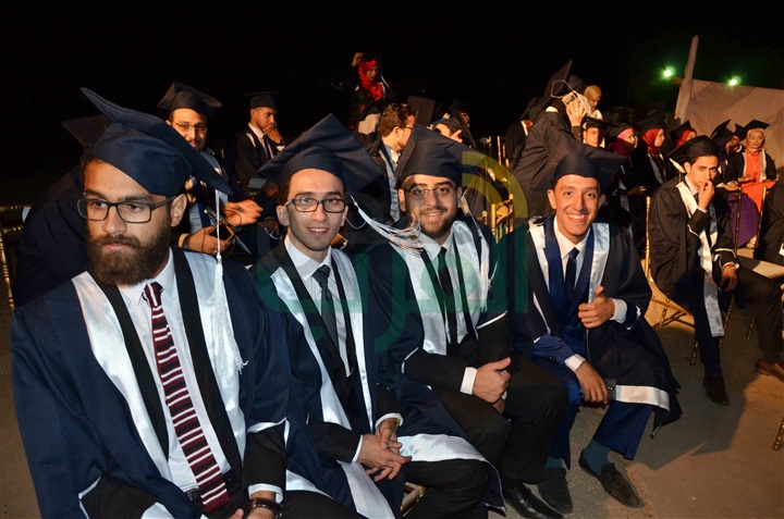 بالصور.. حفل تخريج طلاب جامعة النهضة بسفح الأهرامات بالصور.. حفل تخريج طلاب جامعة النهضة بسفح الأهرامات