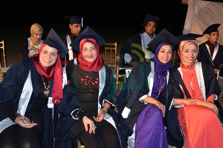 بالصور.. حفل تخريج طلاب جامعة النهضة بسفح الأهرامات بالصور.. حفل تخريج طلاب جامعة النهضة بسفح الأهرامات