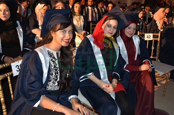 بالصور.. حفل تخريج طلاب جامعة النهضة بسفح الأهرامات بالصور.. حفل تخريج طلاب جامعة النهضة بسفح الأهرامات