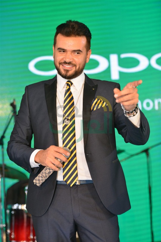 بالصور.. ساموزين يشعل آخر فقرات حفل إطلاق موبايل "oppo" الجديد