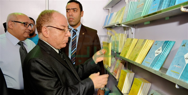 بالصور.. وزير الثقافة يفتتح معرض "مصر أرض الأديان" بجامعة عين شمس