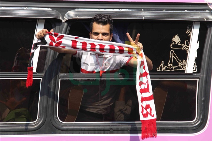 بالصور.. جماهير الزمالك تغزو ستاد برج العرب 