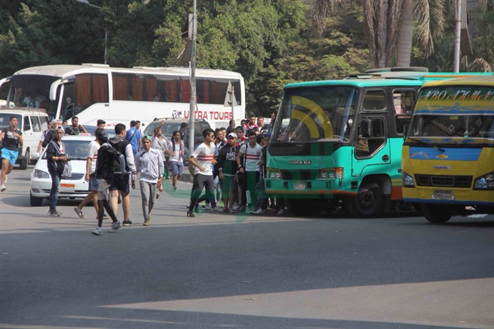 بالصور.. جماهير الزمالك تغزو ستاد برج العرب 