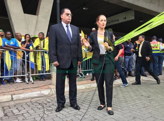 بالفيديو والصور.. استقبال أسطوري لصن داونز بجنوب أفريقيا 