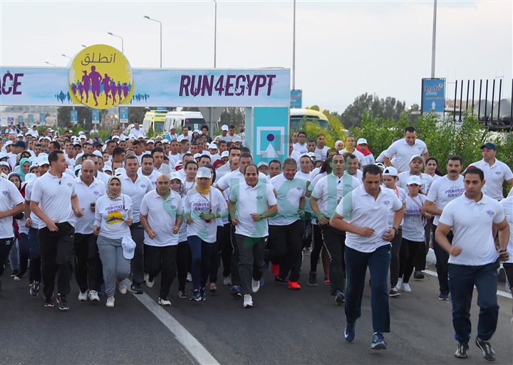 بالصور.. السيسي يشارك في "ماراثون السلام" بشرم الشيخ بالصور.. السيسي يشارك في "ماراثون السلام" بشرم الشيخ