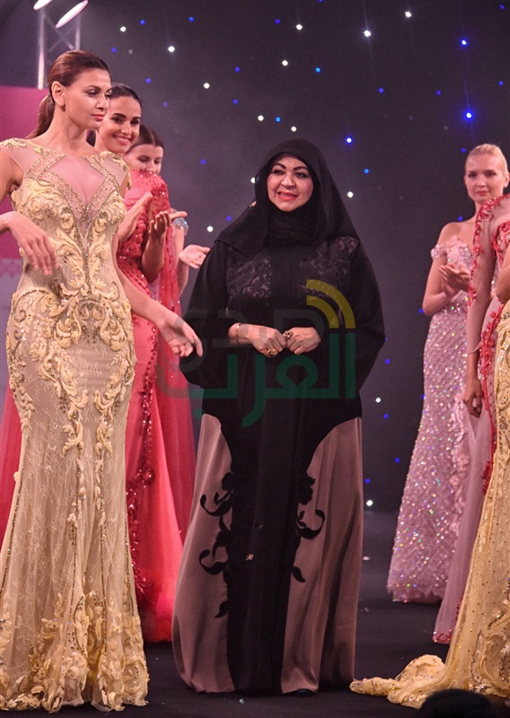 بالصور .. "جمال الخليج " يكرم مصممة الأزياء منى المنصورى بالصور .. "جمال الخليج " يكرم مصممة الأزياء منى المنصورى