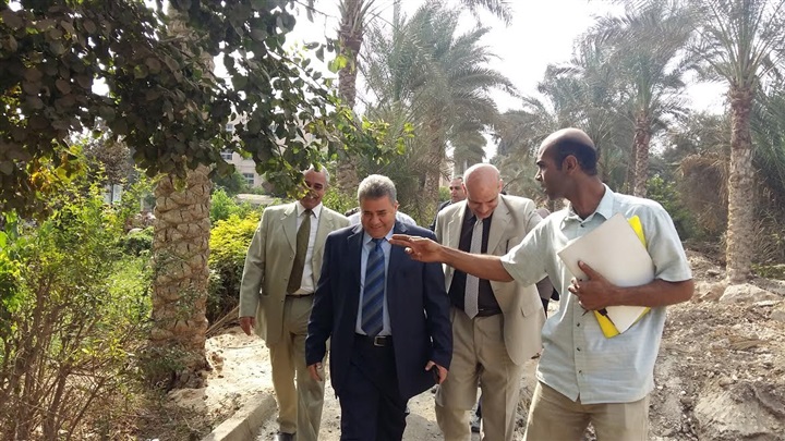 رئيس جامعة بنها يتفقد مشروع الاستزراع السمكى