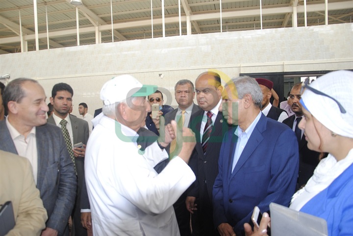  وزيرا الصناعة والزراعة ومحافظ مطروح وسفير الامارات يفتتحون مكتبة   