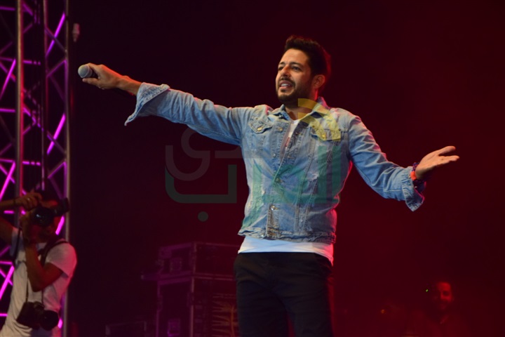 بالصور.. محمد حماقي يشعل حفل الجامعة الأمريكية