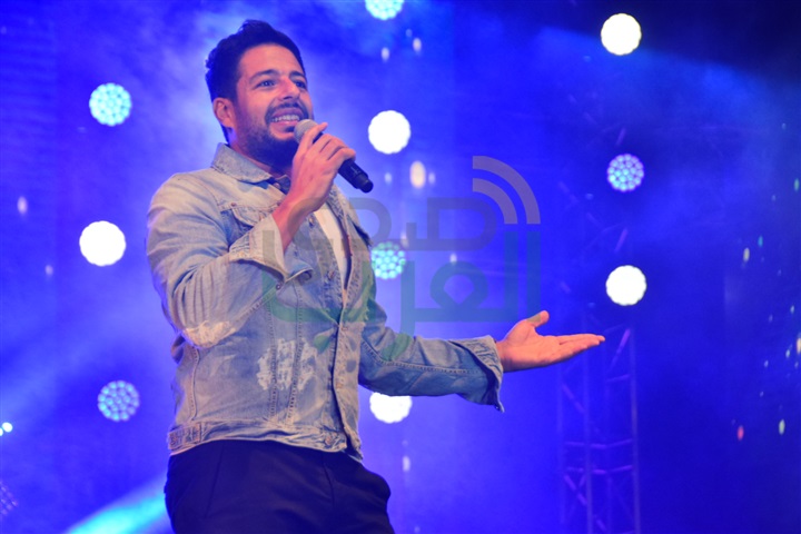 بالصور.. محمد حماقي يشعل حفل الجامعة الأمريكية