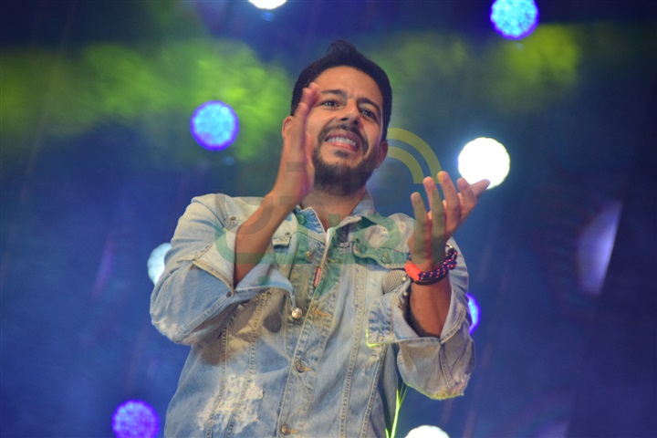 بالصور.. محمد حماقي يشعل حفل الجامعة الأمريكية