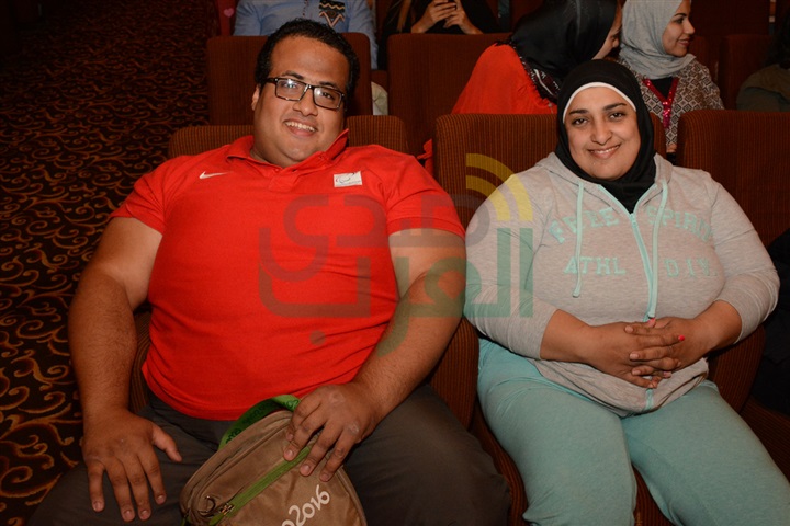 بالصور.. أشرف عبدالباقي يكرم أبطال البارالمبية بمسرح مصر 