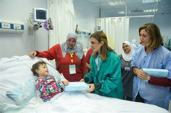 بالصور.. وزيرة التعاون الدولى تزور مستشفى الاطفال أبو الريش