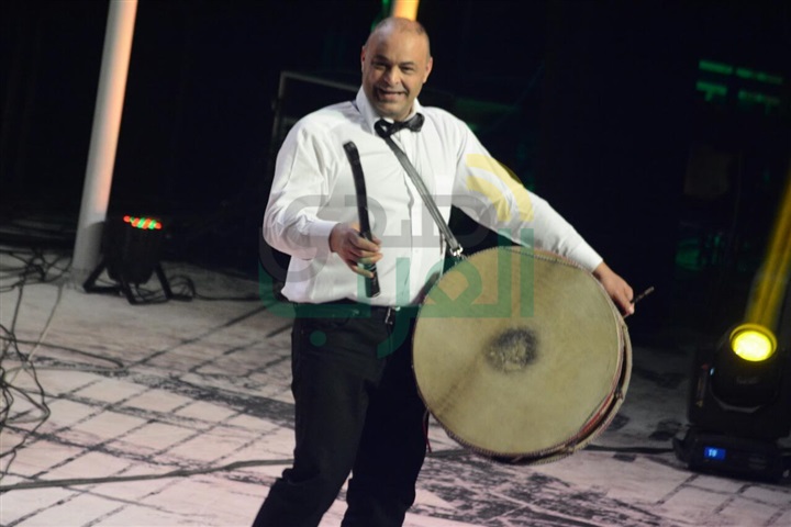 بالصور.. عاصي الحلاني يبدأ الحفل على أنغام كبيرة يا مصر
