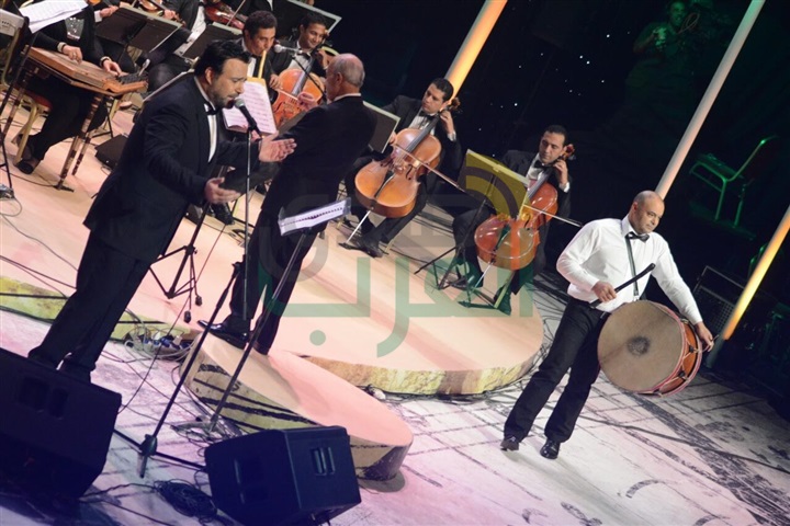 بالصور.. عاصي الحلاني يبدأ الحفل على أنغام كبيرة يا مصر