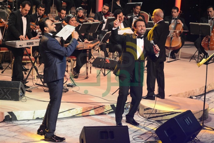 بالصور.. عاصي الحلاني يبدأ الحفل على أنغام كبيرة يا مصر