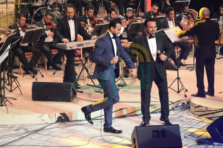 بالصور.. عاصي الحلاني يبدأ الحفل على أنغام كبيرة يا مصر