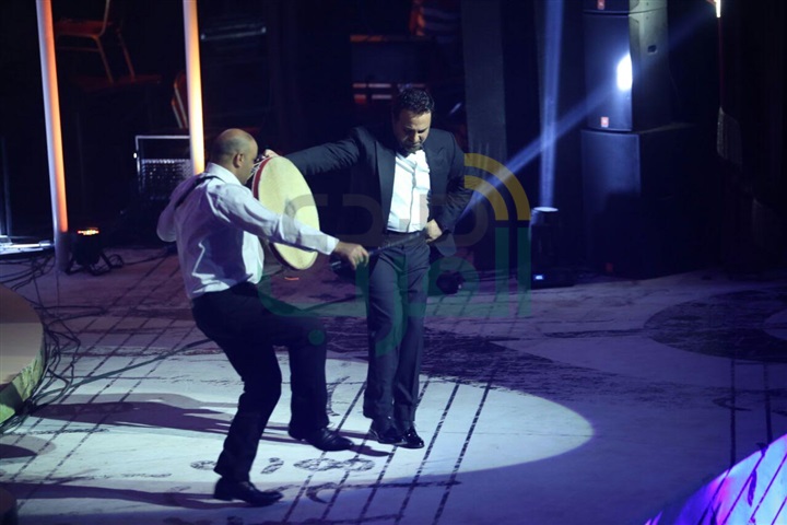 بالصور.. عاصي الحلاني يبدأ الحفل على أنغام كبيرة يا مصر
