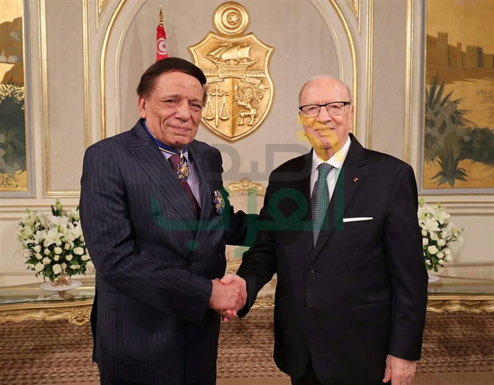 ننشر صور وفيديو تكريم عادل إمام مع الرئيس التونسى ننشر صور وفيديو تكريم عادل إمام مع الرئيس التونسى