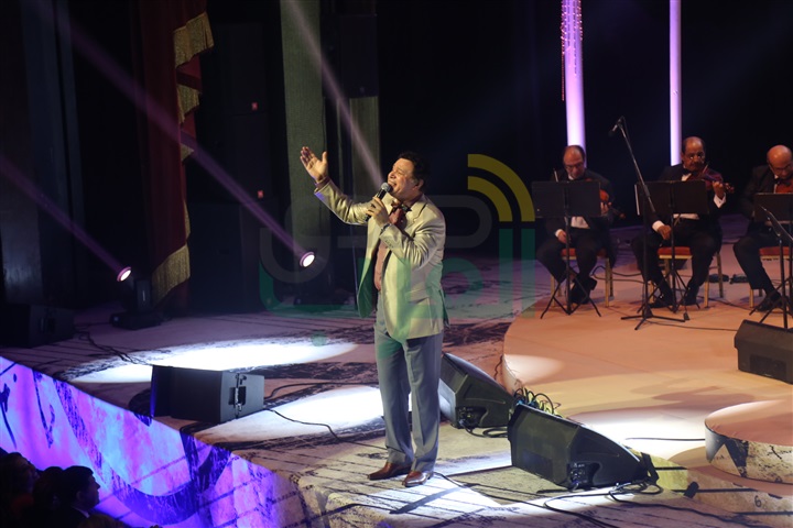 بالصور.. إيمان البحر درويش يغني مع حفيديته عالبحر سمكه