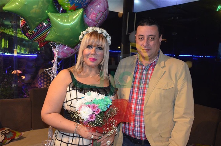 نجوم المجتمع فى عيد ميلاد الفنانة منى اش اش