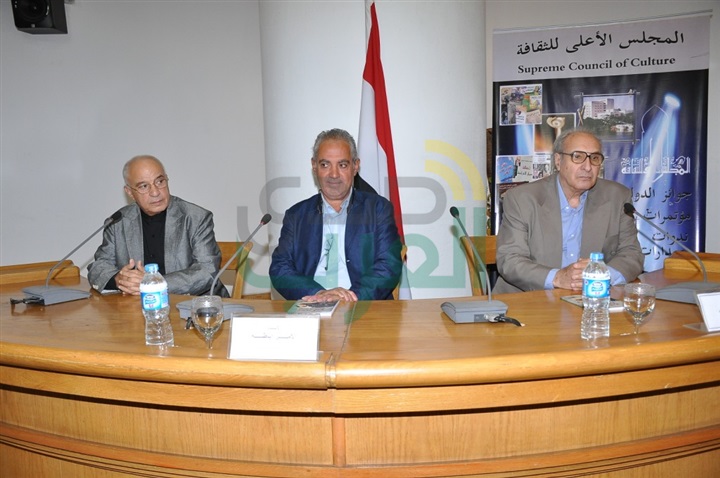 جمعية كتاب ونقاد السينما تكرم الدكتور سمير فرج جمعية كتاب ونقاد السينما تكرم الدكتور سمير فرج