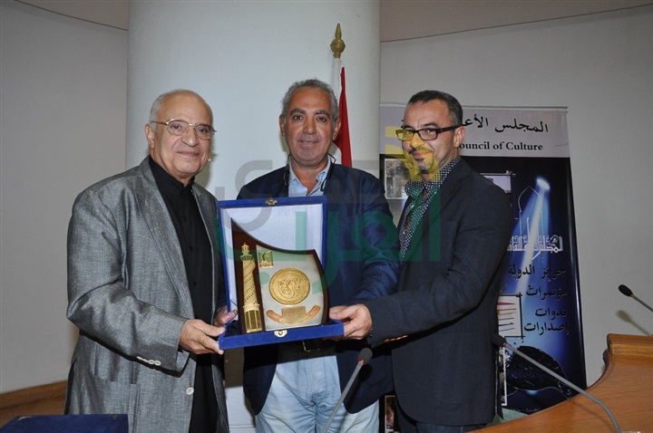 جمعية كتاب ونقاد السينما تكرم الدكتور سمير فرج جمعية كتاب ونقاد السينما تكرم الدكتور سمير فرج