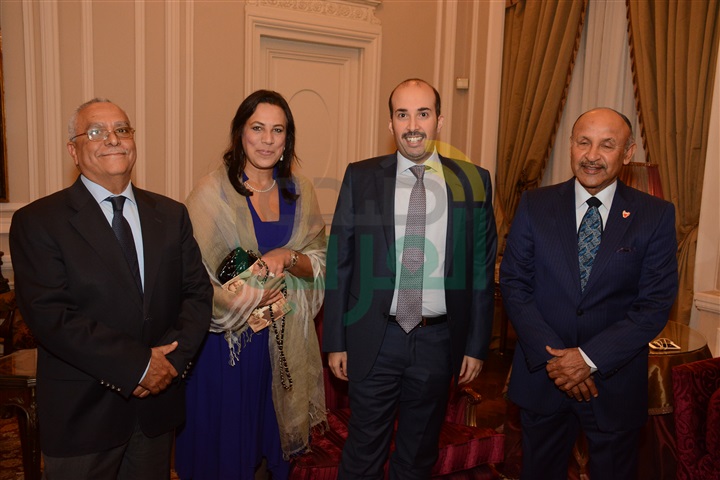 شاهد.. زيارة الوفد البحريني للتوأمة في مجال التنس الأراضي 