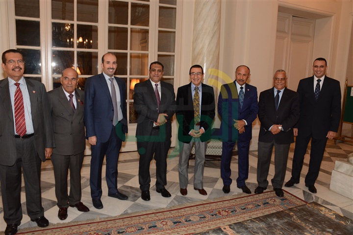 شاهد.. زيارة الوفد البحريني للتوأمة في مجال التنس الأراضي 