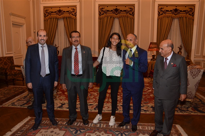 شاهد.. زيارة الوفد البحريني للتوأمة في مجال التنس الأراضي 