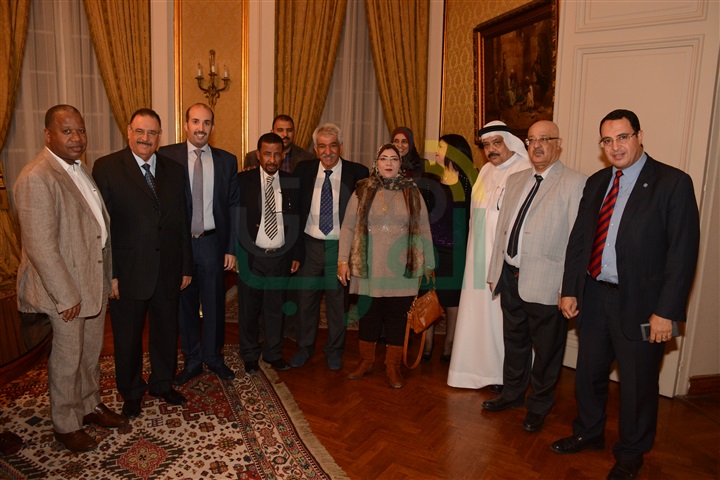 شاهد.. زيارة الوفد البحريني للتوأمة في مجال التنس الأراضي 