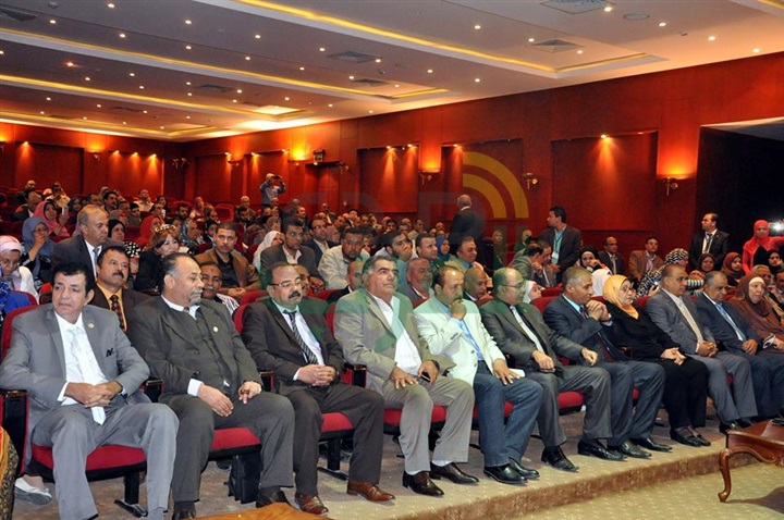 بالصور.. محافظ القليوبية يشهد حفل تكريم المعلم بشبرا الخيمة