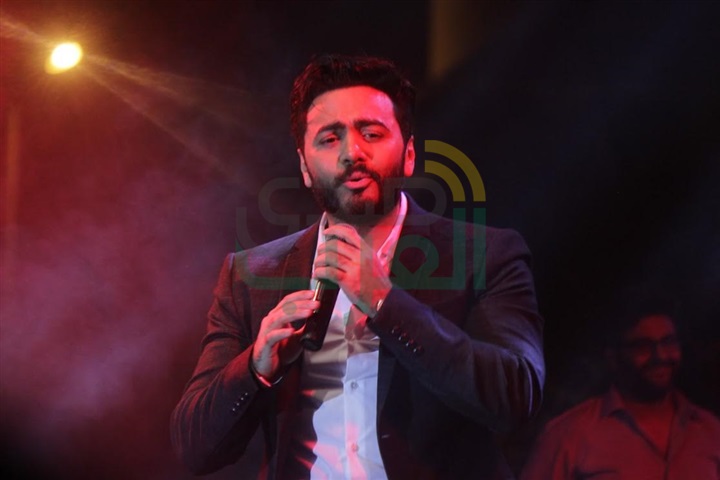 تامر حسني يشعل حفل معهد الفنون المسرحية تامر حسني يشعل حفل معهد الفنون المسرحية