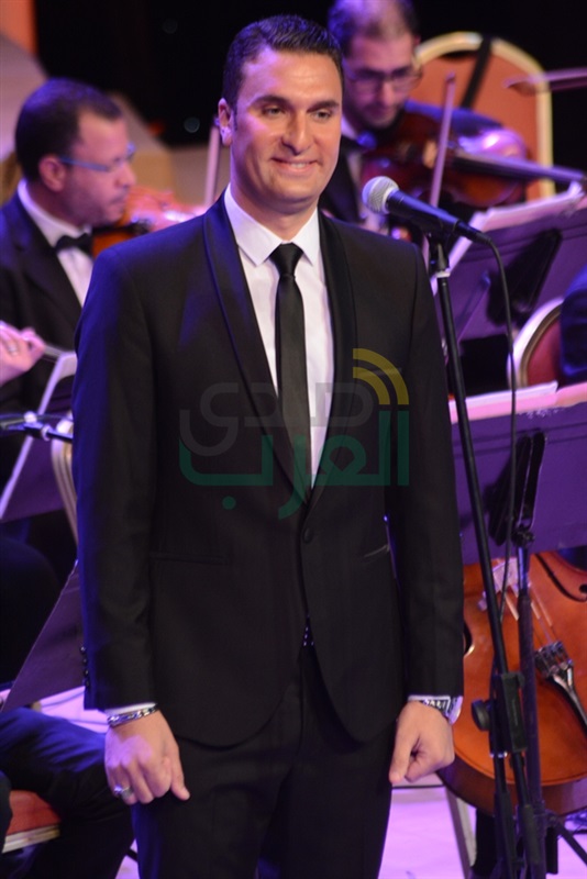 بالصور .. صفوان بهلون يقدم ليله طربيه في حب الوطن بمهرجان الموسيقي العربيه بالصور .. صفوان بهلون يقدم ليله طربيه في حب الوطن بمهرجان الموسيقي العربيه