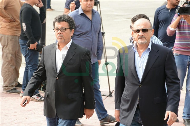 بالصور.. نجوم مصر في وداع الفنان محمود عبد العزيز بالصور.. نجوم مصر في وداع الفنان محمود عبد العزيز