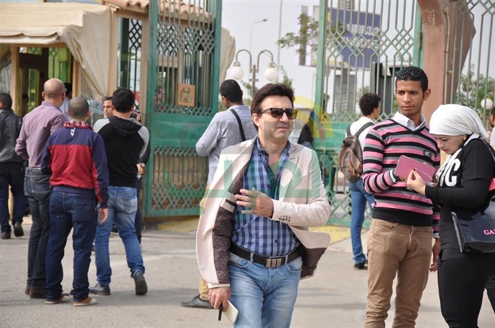 بالصور.. نجوم مصر في وداع الفنان محمود عبد العزيز بالصور.. نجوم مصر في وداع الفنان محمود عبد العزيز
