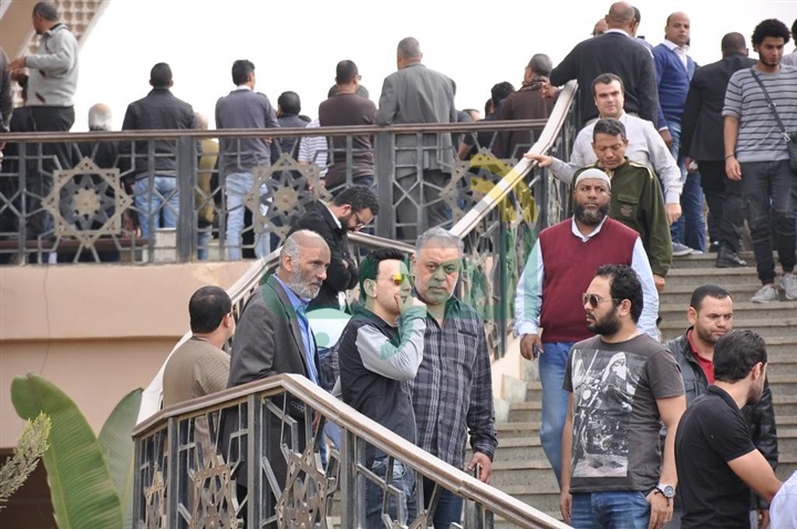 بالصور.. نجوم مصر في وداع الفنان محمود عبد العزيز بالصور.. نجوم مصر في وداع الفنان محمود عبد العزيز